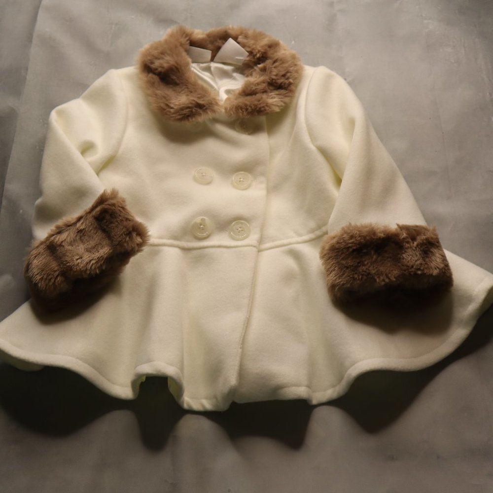 Off White Winter Jacket W/Faux Fur